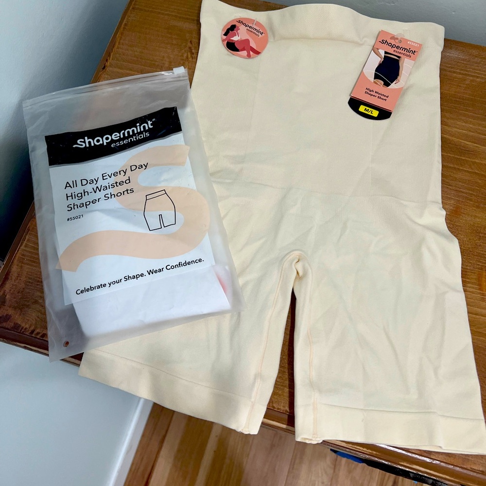 High waisted shapermint shorts size medium/lg